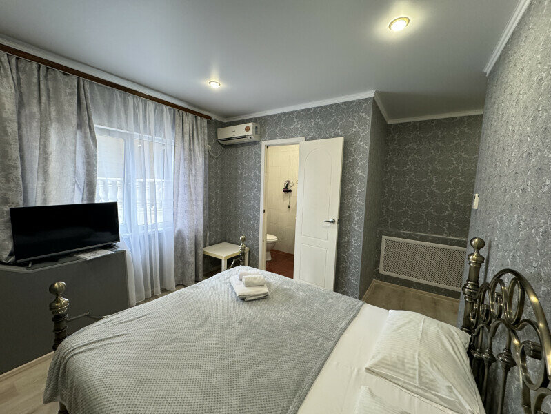 Гостиница Лавра Адлер