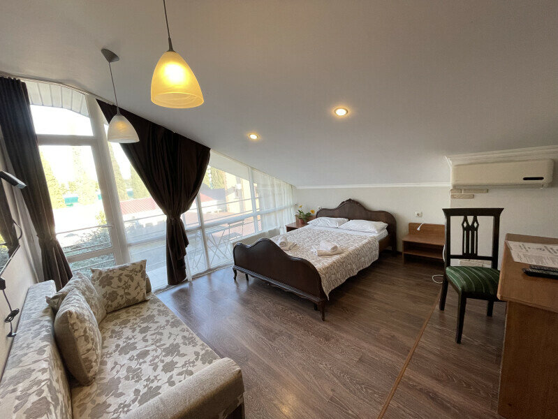 Гостиница Лавра Адлер