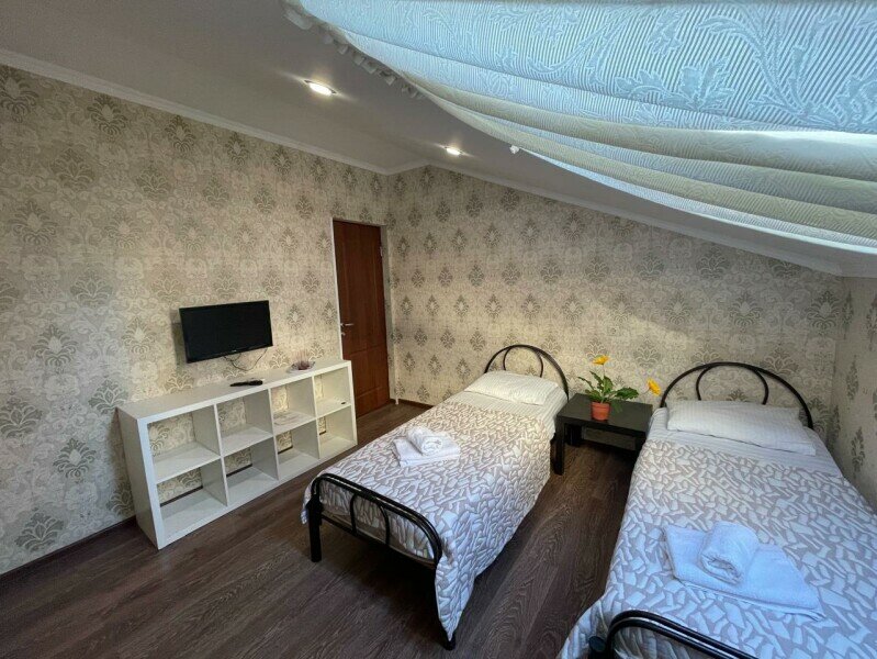 Гостиница Лавра Адлер