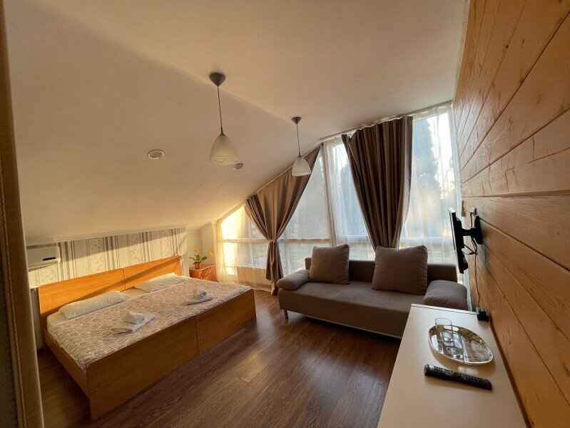 Гостиница Лавра Адлер