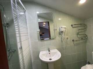 Гостиница Лавра Адлер Делюкс с балконом-9