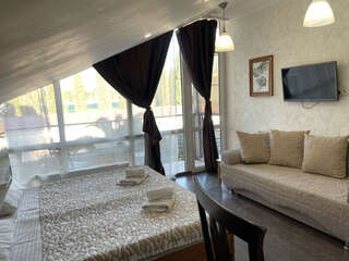 Гостиница Лавра Адлер Делюкс с балконом-2